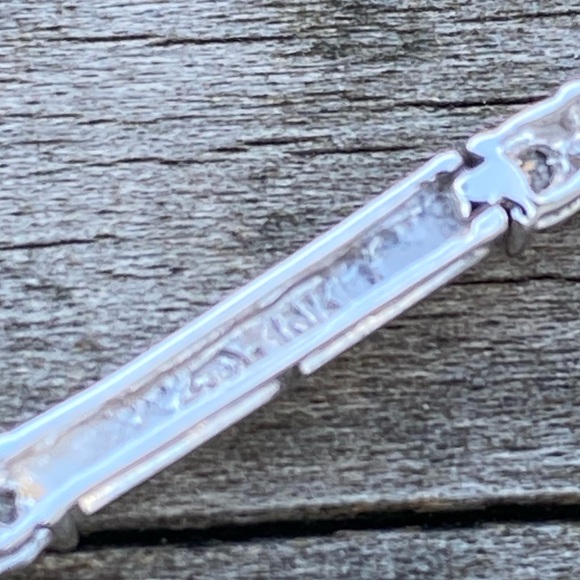 Genuine Diamond 10k white gold linear pendant with center hinge stamped - Picture 5 of 9